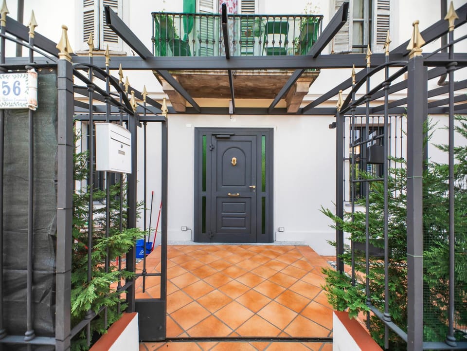 Villa liberty sui navigli House in Milan