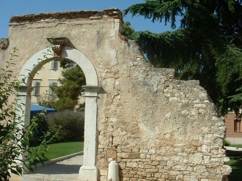 Nearby landmark