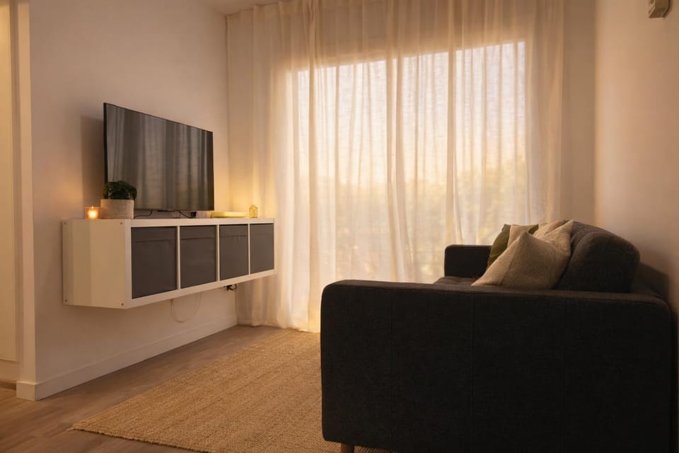 Communal lounge/ TV room, TV and multimedia, Living room, Seating area