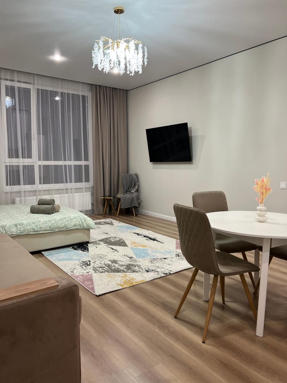 Уютная квартира рядом с ТРЦ Mega SilkWay Apartment in Kazakhstan
