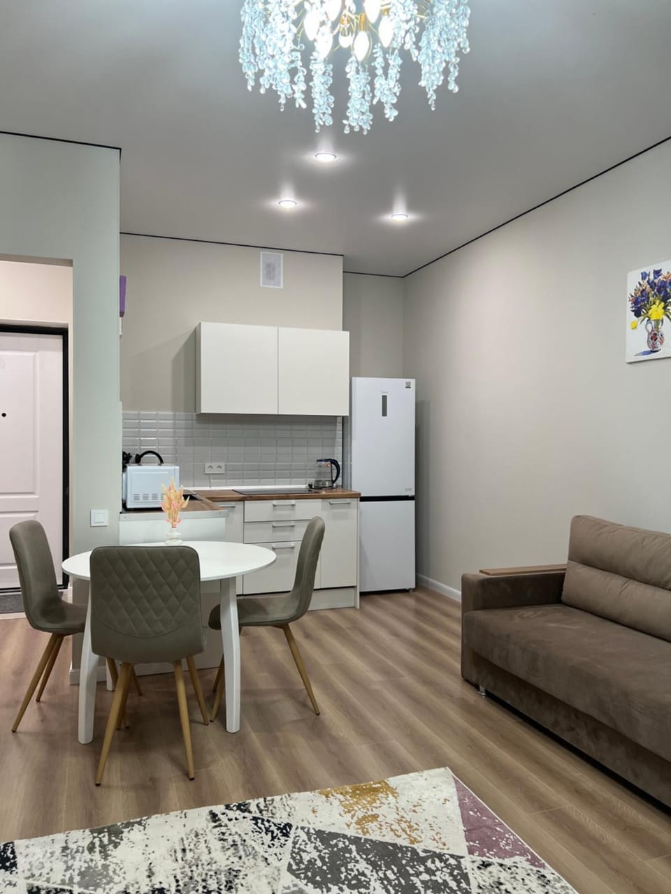 Уютная квартира рядом с ТРЦ Mega SilkWay Apartment in Kazakhstan
