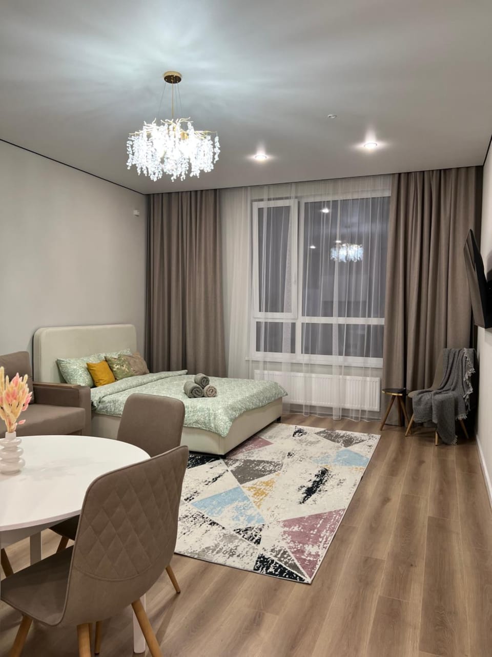 Уютная квартира рядом с ТРЦ Mega SilkWay Apartment in Kazakhstan