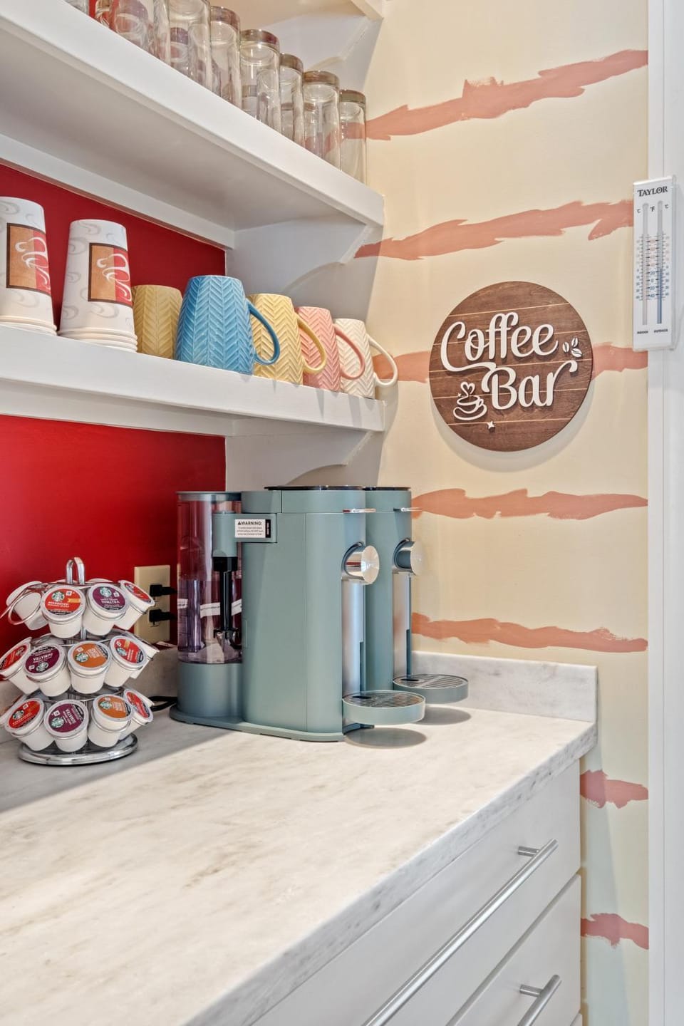 Coffee/tea facilities, Kitchen or kitchenette