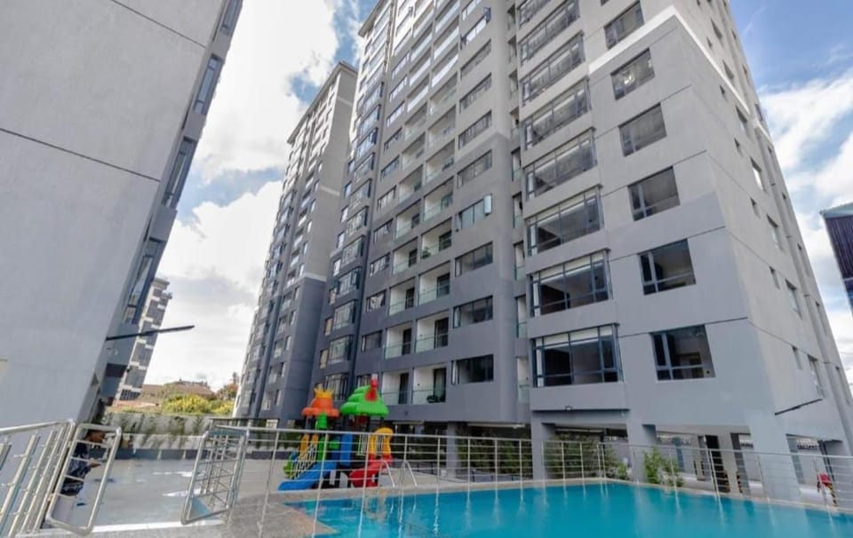 supreme luxury living apartments with breathtaking amazing city views gym heated swimming pool fully equipped gym children playground and ample parking space and proximity to major shopping malls and gourmet restaurants Apartment in Nairobi