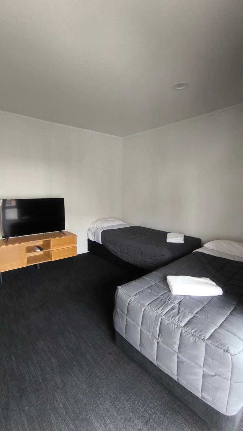 Bed, Living room