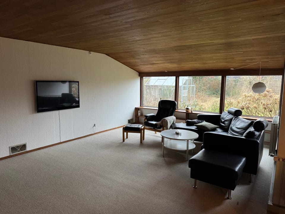 Communal lounge/ TV room, TV and multimedia