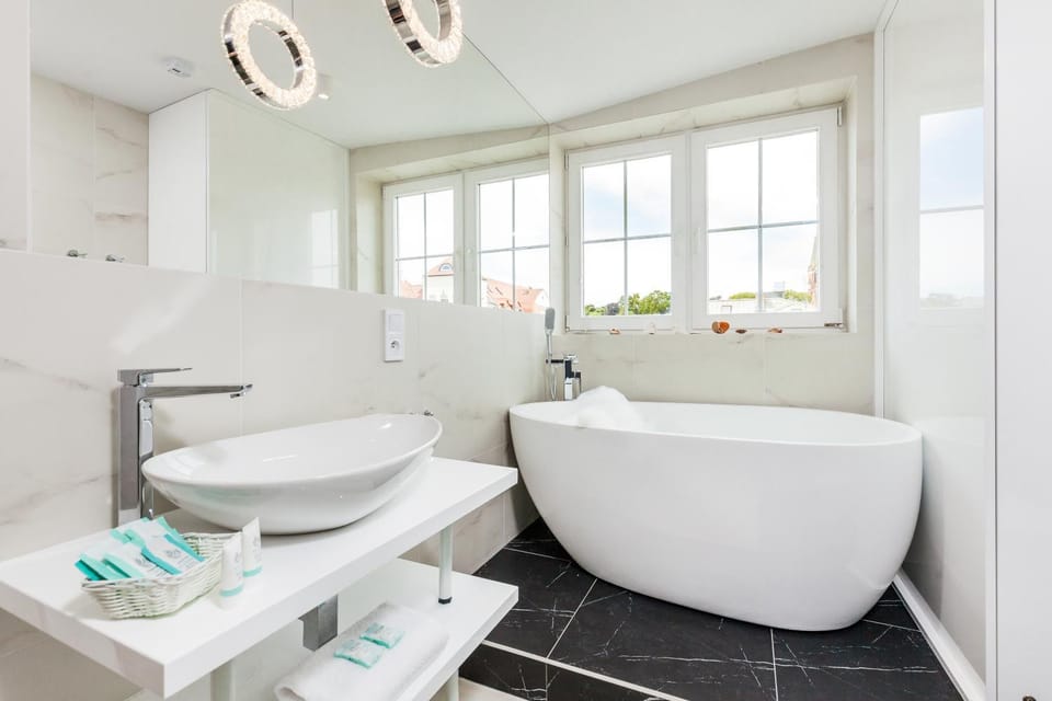 Bathroom, Bath