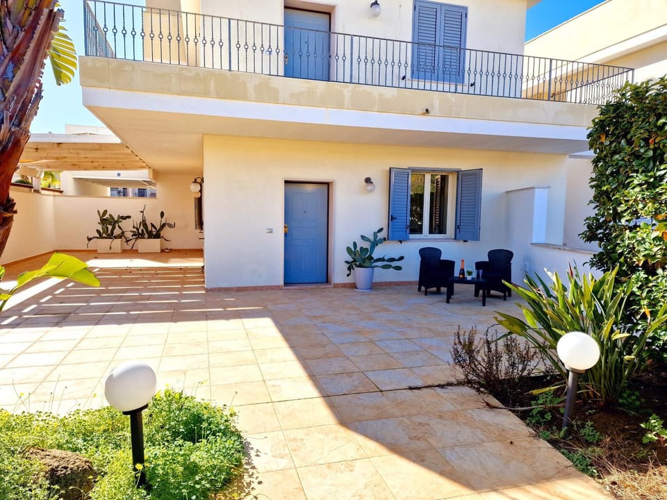 Property building, Garden