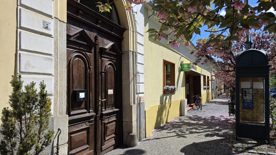 Property building, Facade/entrance, Neighbourhood
