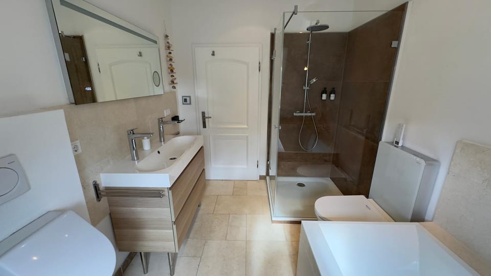 Shower, Toilet, Bathroom, Photo of the whole room, Bath, bidet