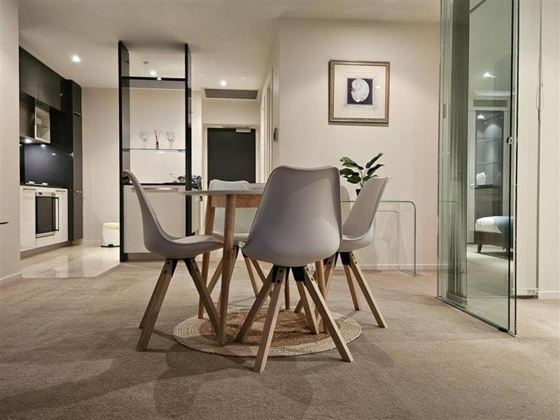 Level 50 with Skyline Views Apartment in Southbank