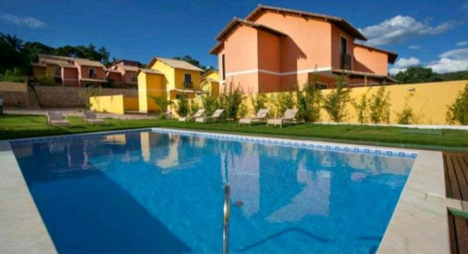 Casa confortável em condomínio com piscina House in State of Bahia