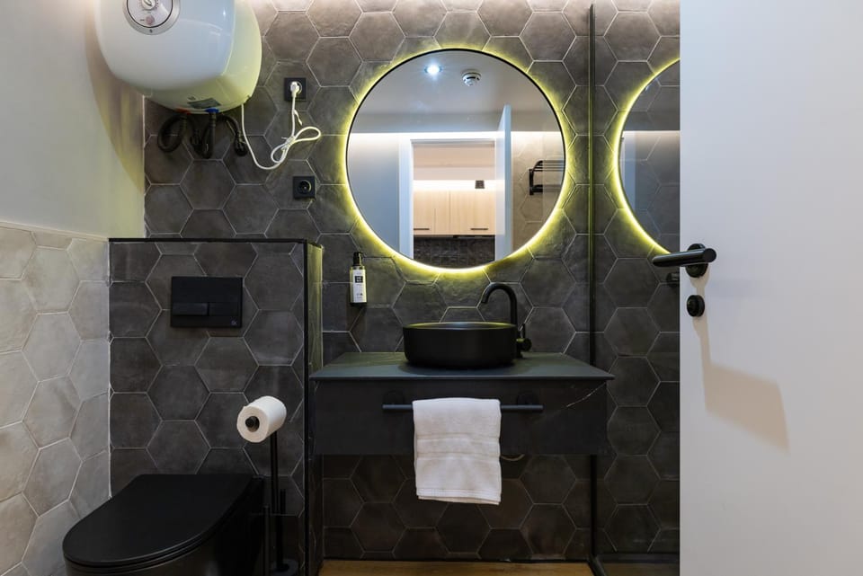 Bathroom, towels