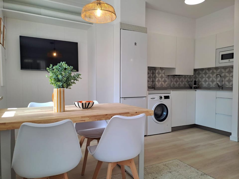 Seating area, Breakfast