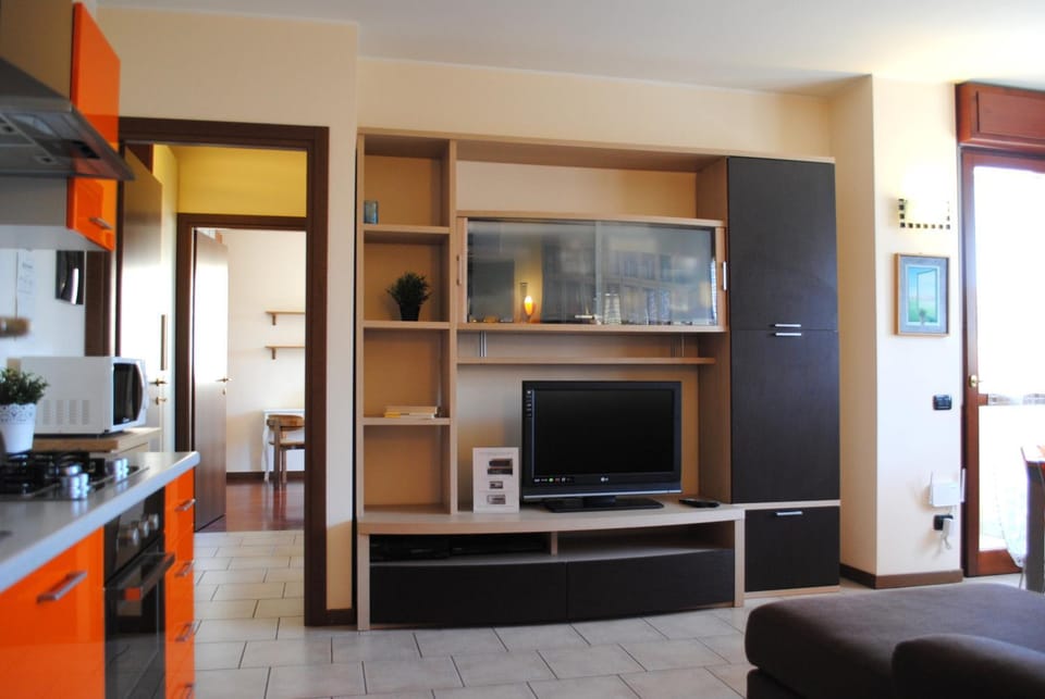 Communal lounge/ TV room, Living room, Seating area