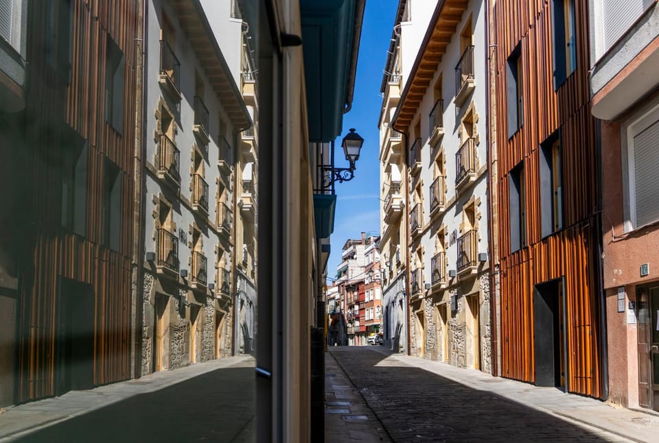 Be10 Suites, Bermeo Apartment hotel in Bermeo