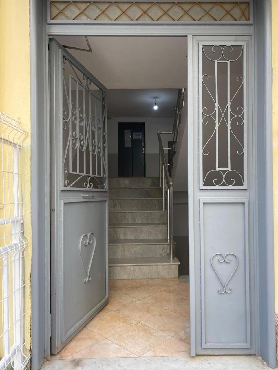 Facade/entrance