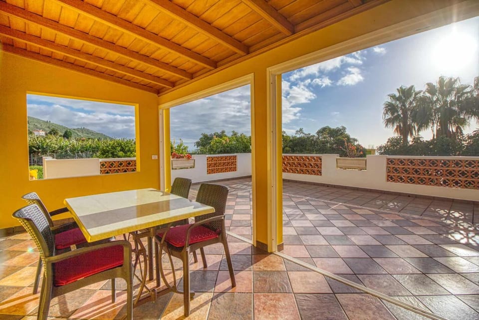 Natural landscape, View (from property/room), Balcony/Terrace, Balcony/Terrace, Dining area