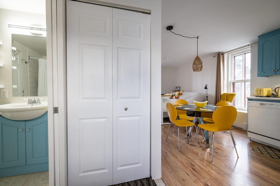 Bathroom, Kitchen or kitchenette