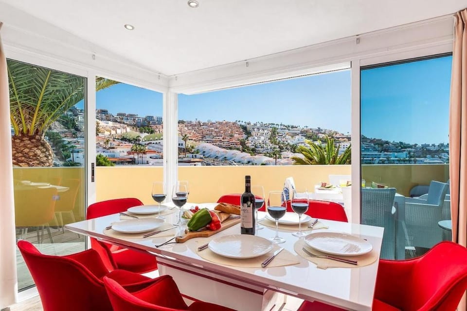Day, Natural landscape, Dining area