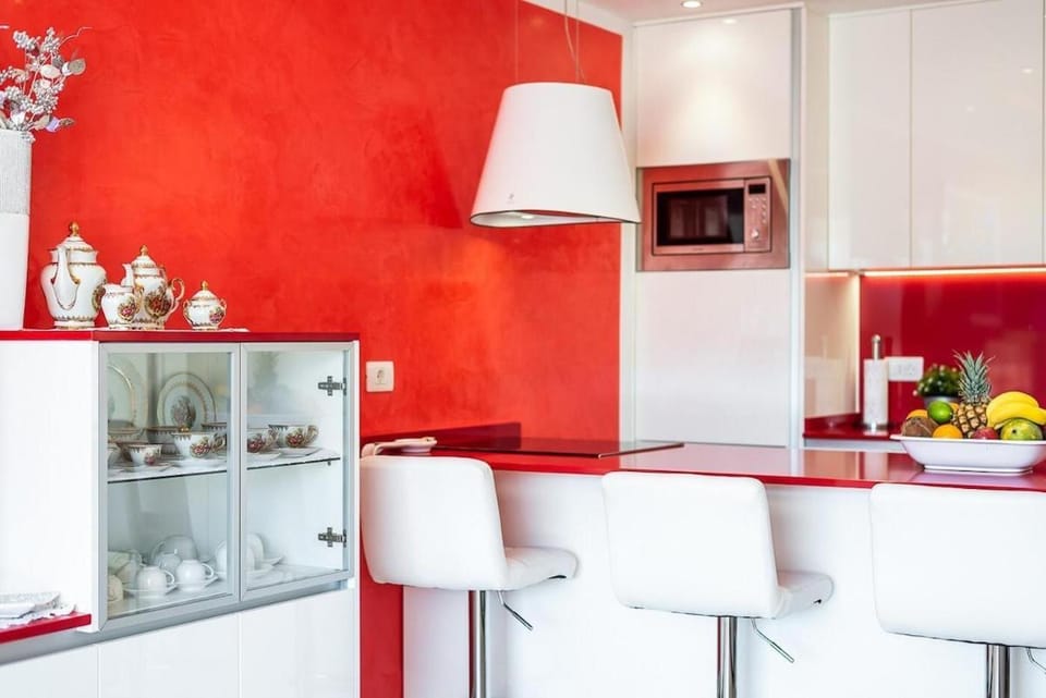 Kitchen or kitchenette, Food and drinks, Dining area