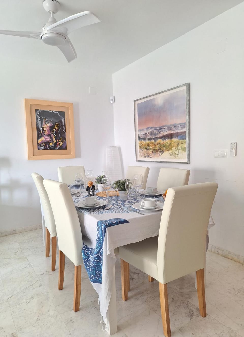 Dining area, heating, air conditioner