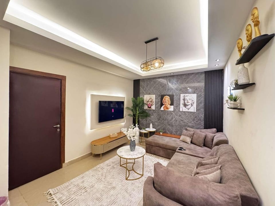 شقه في الشيخ زايد ممتازه Apartment in Egypt