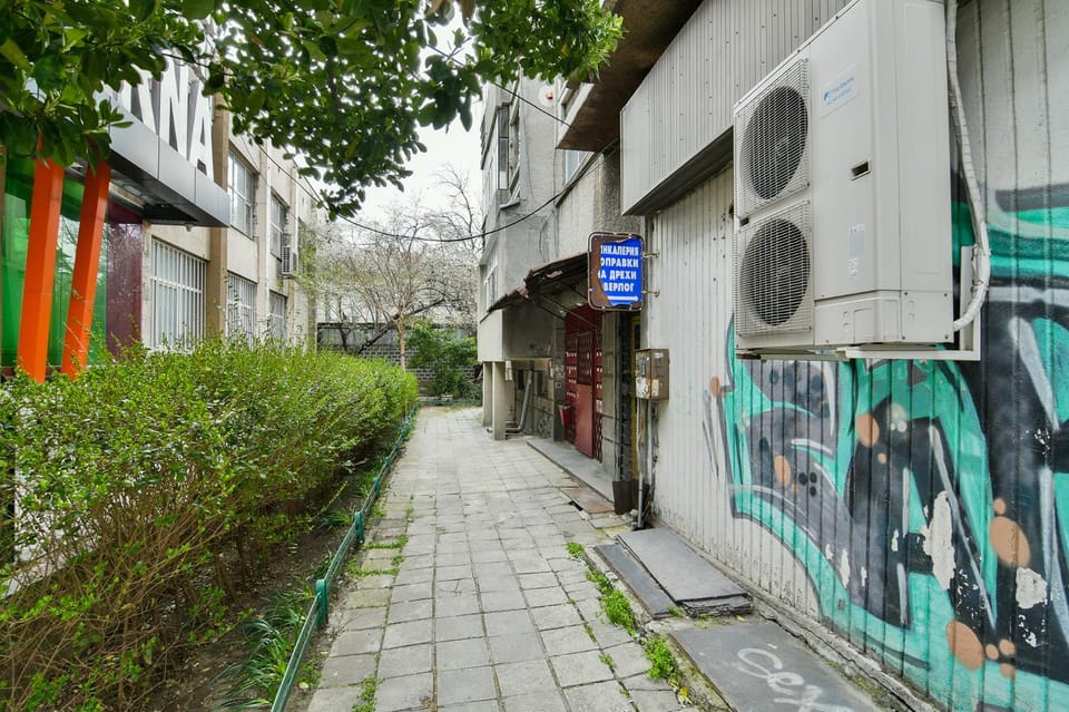 Property building, Day