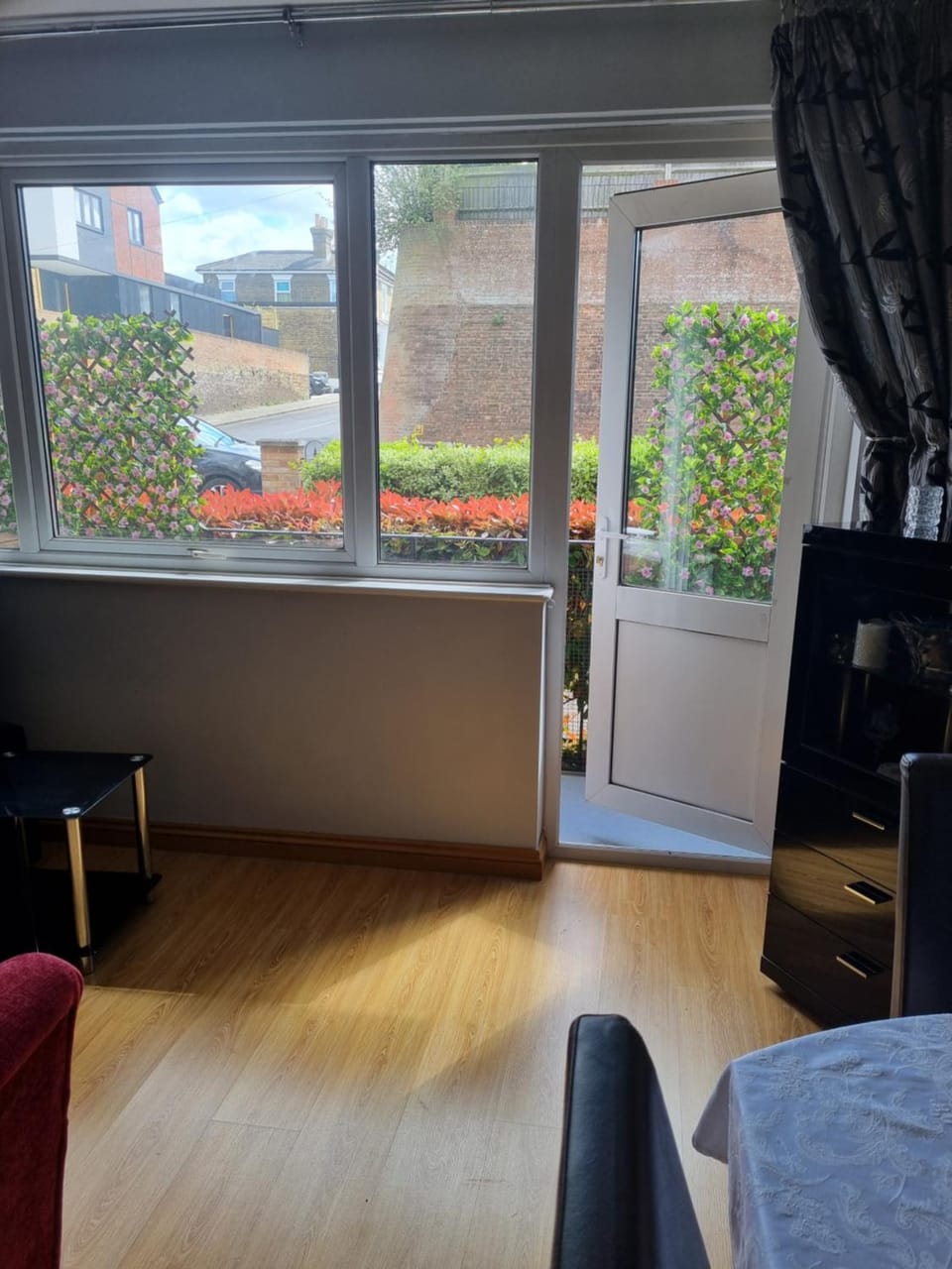 Beautiful Ground floor flat in the Heart of Rochester with balcony mobility friendly Apartment in Rochester