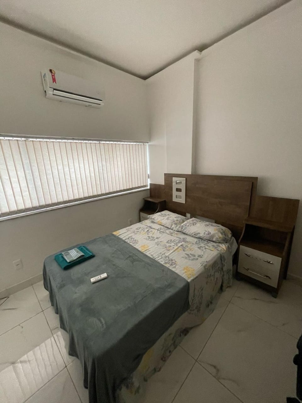 Bed, Bedroom, air conditioner