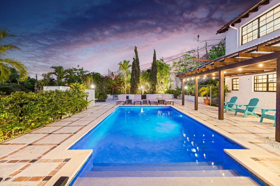 Swimming pool