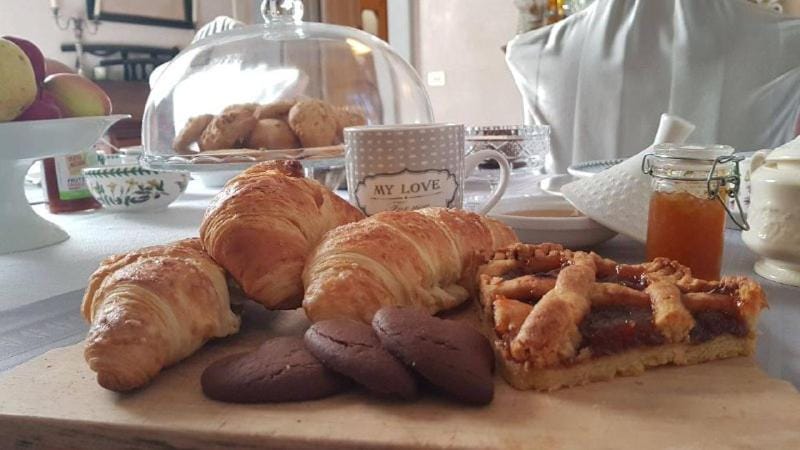 Food and drinks, Food, Breakfast, Continental breakfast, Buffet breakfast