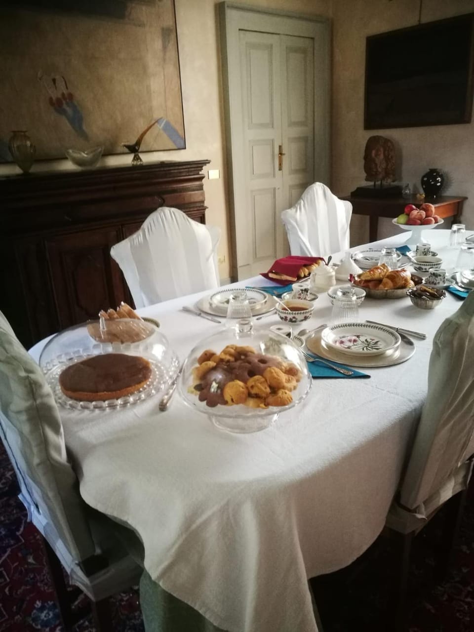 Food and drinks, Food, Breakfast, Continental breakfast, Buffet breakfast