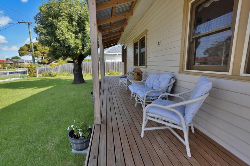 Property building, Garden, Balcony/Terrace