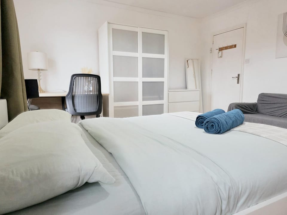 Bed, Photo of the whole room, Bedroom, towels, wardrobe