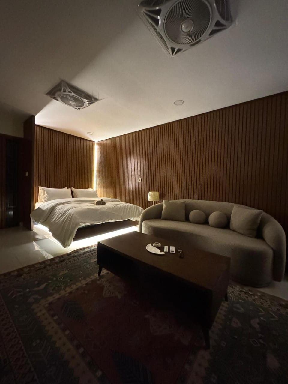 Designer Studio with heating rooftop Pool restaurant & Self Check In Apartment in Islamabad