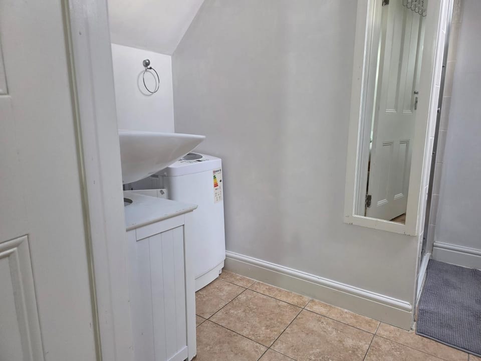 Shower, Bathroom, washing machine