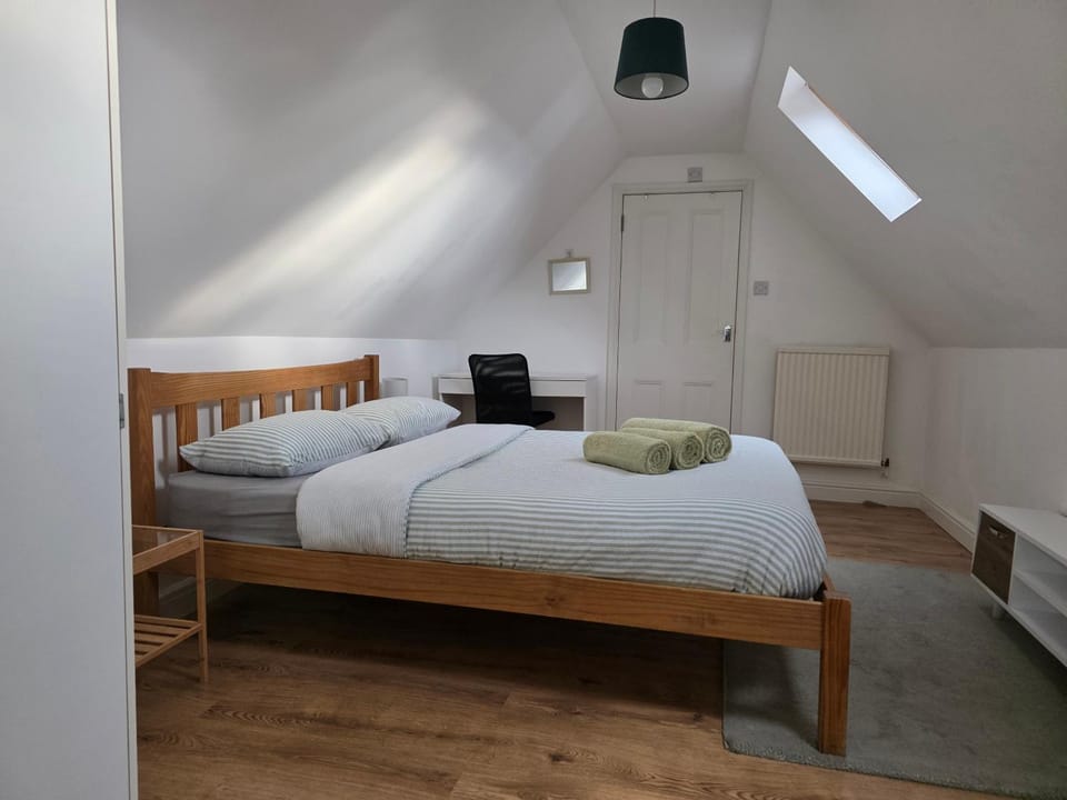 Bed, Photo of the whole room, Bedroom, wardrobe