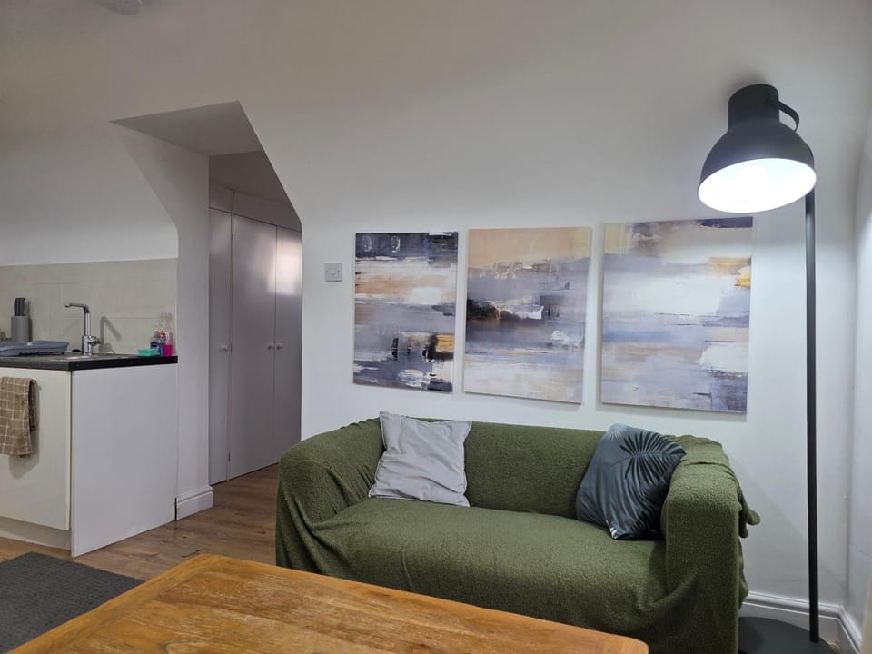 Kitchen or kitchenette, Living room, Seating area