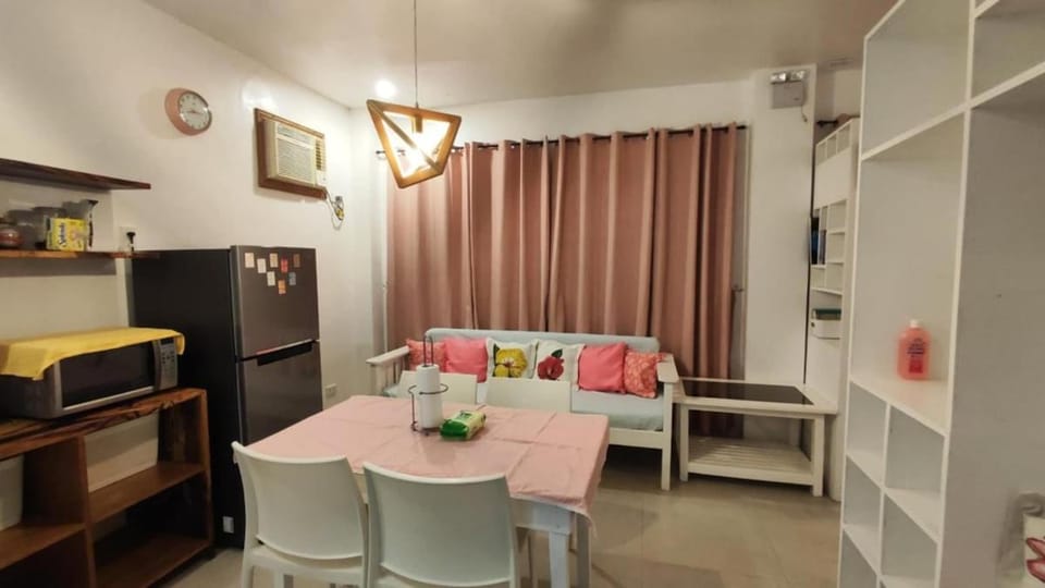 Tinir Transient Inn Coron Town - 3 to 4pax Apartment in Coron