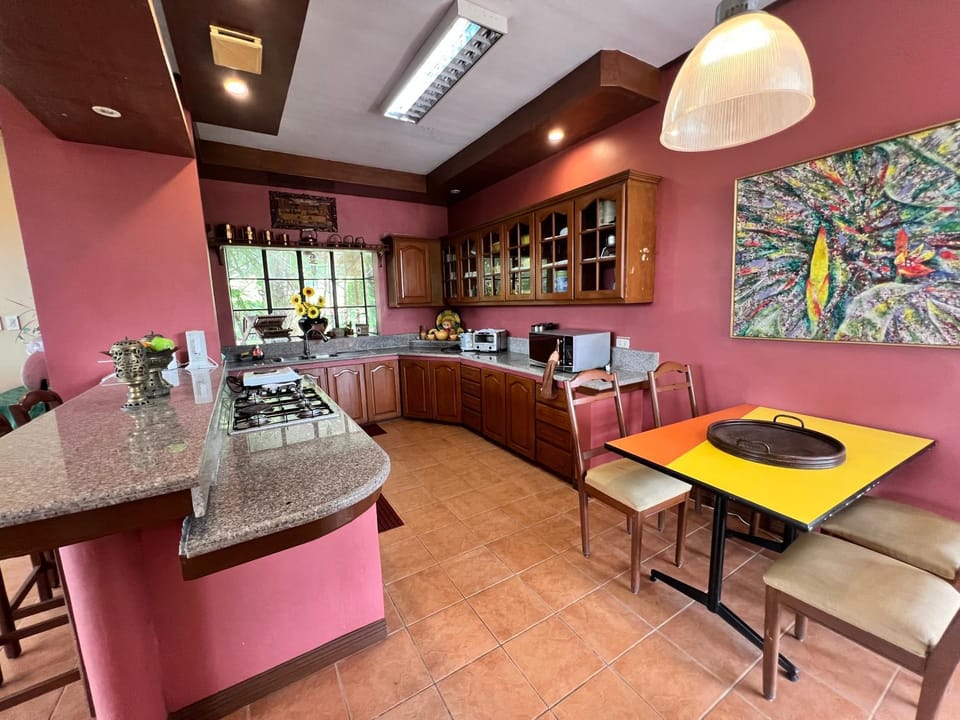 Relaxing Home Villa Cecilia Tagaytay House in Tagaytay