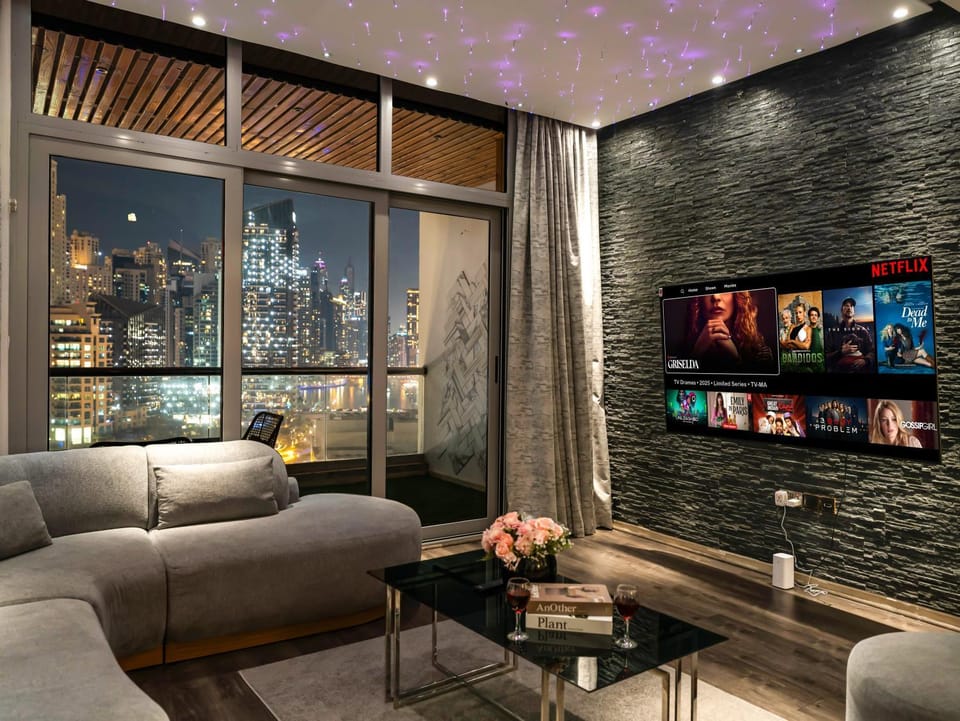Luxurious 2BR Apt with Marina View & Private Jacuzzi Apartment in Dubai