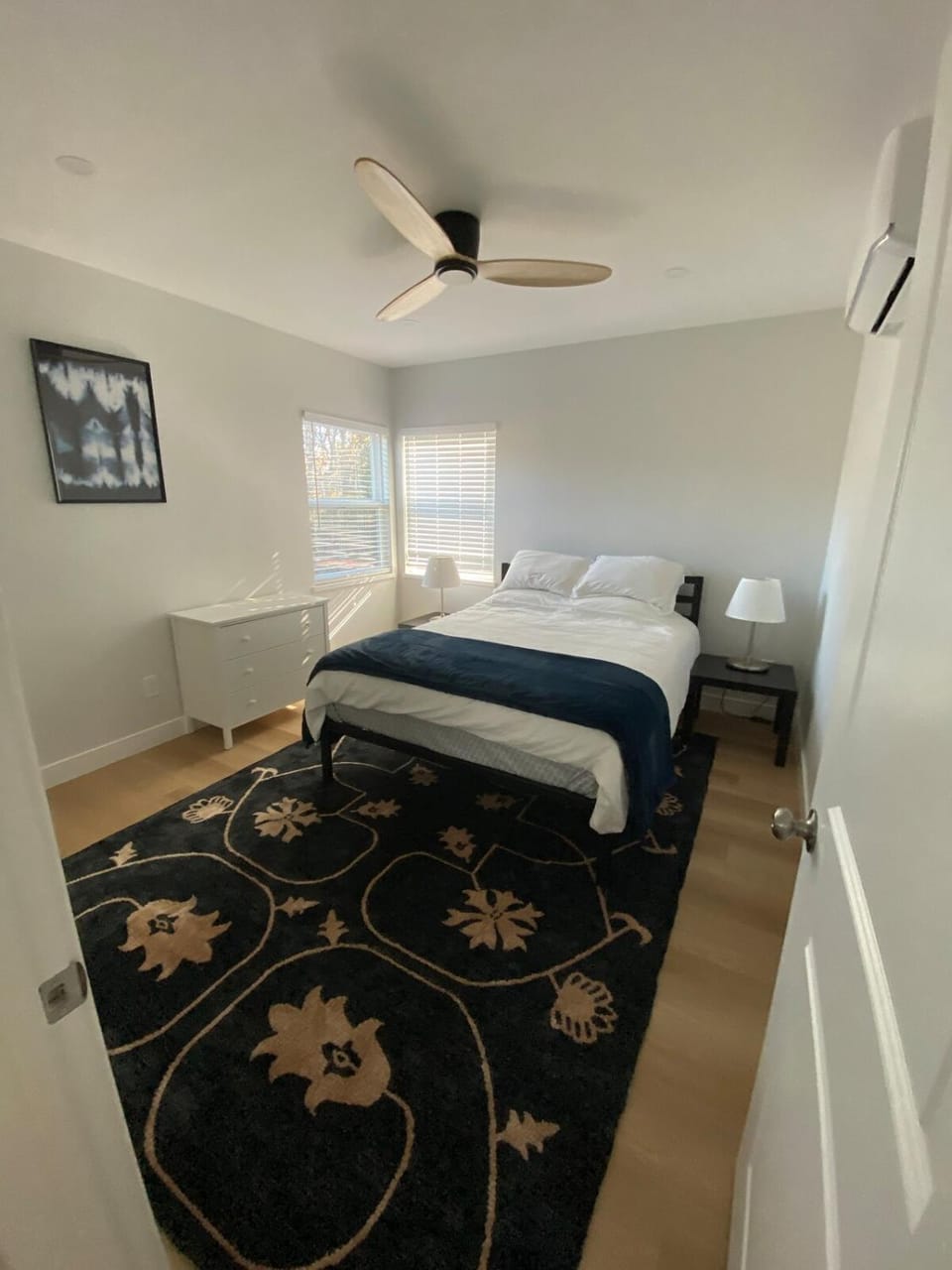 Bed, TV and multimedia, Bedroom, air conditioner