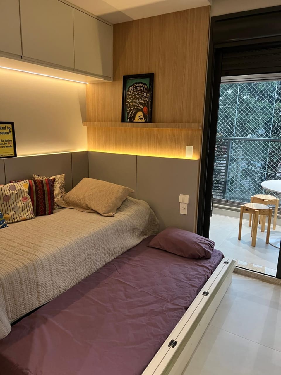 Bed, Living room, Photo of the whole room, Bedroom