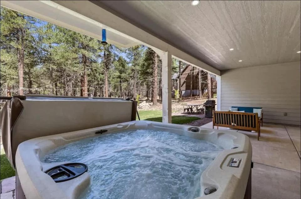 Large Flagstaff Home Near Violas with Hot Tub House in Flagstaff
