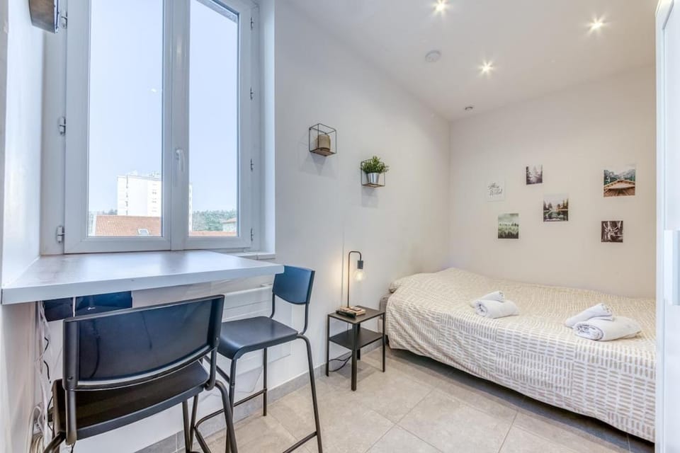 Studio Le Saphir NEUF & Cosy - Gare Parilly Apartment in Lyon