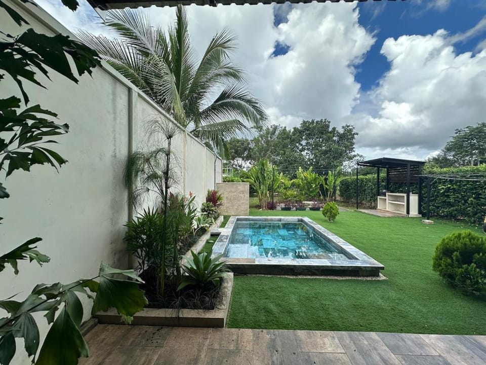 Trébol House House in Alajuela Province