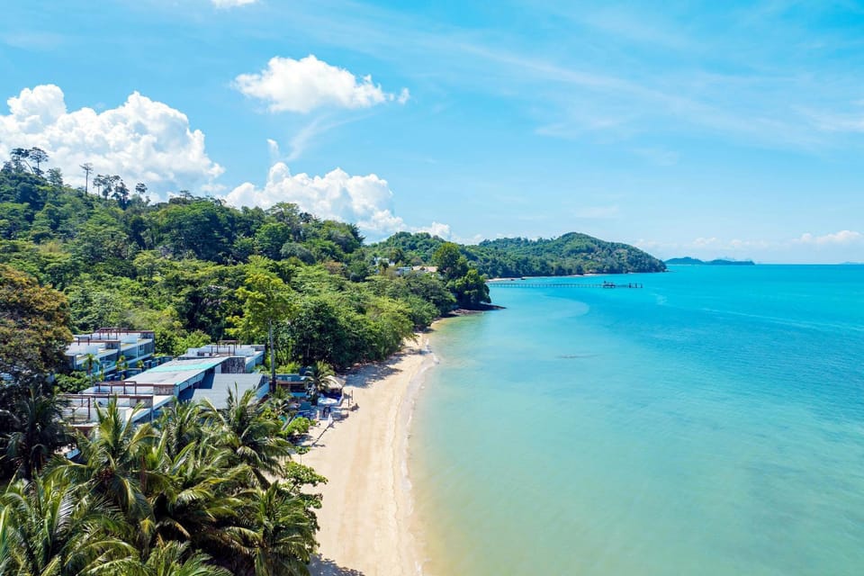 Nearby landmark, Spring, Day, Natural landscape, Beach, Lake view, Sea view