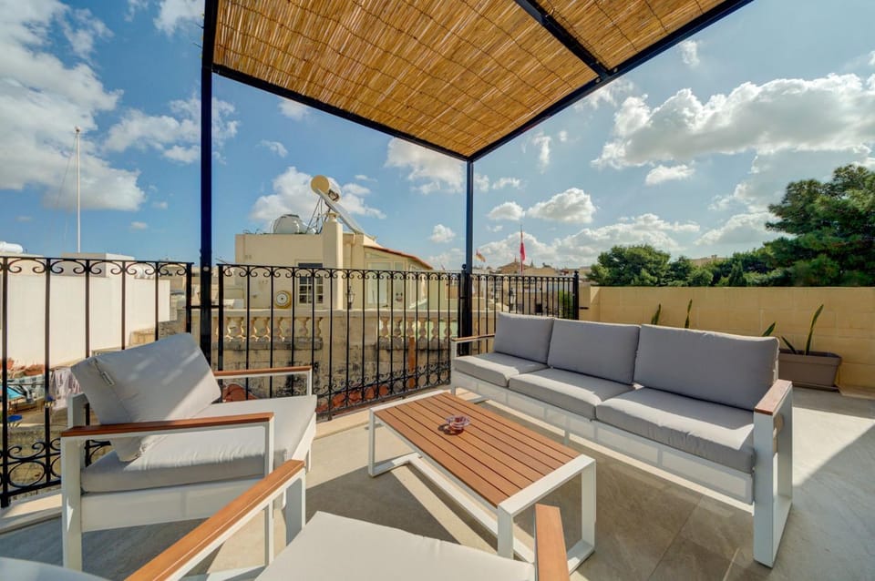 Balcony/Terrace, Living room