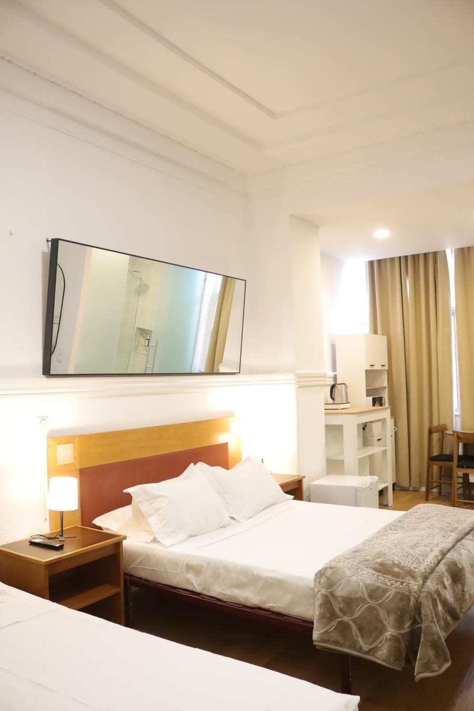 MIDIS - Local Accommodation Bed and Breakfast in Lisbon
